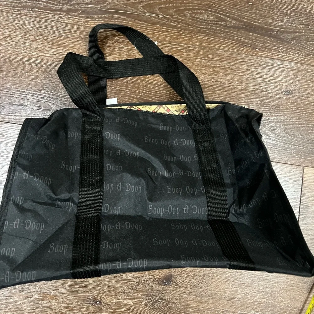 NWT Betty boop duffle bag / weekender travel bag black and white - Picture 4 of 14